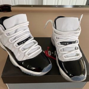 Black and White Air Jordan’s 11